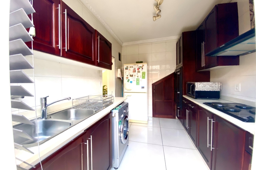 To Let 1 Bedroom Property for Rent in Ridgeway Gauteng