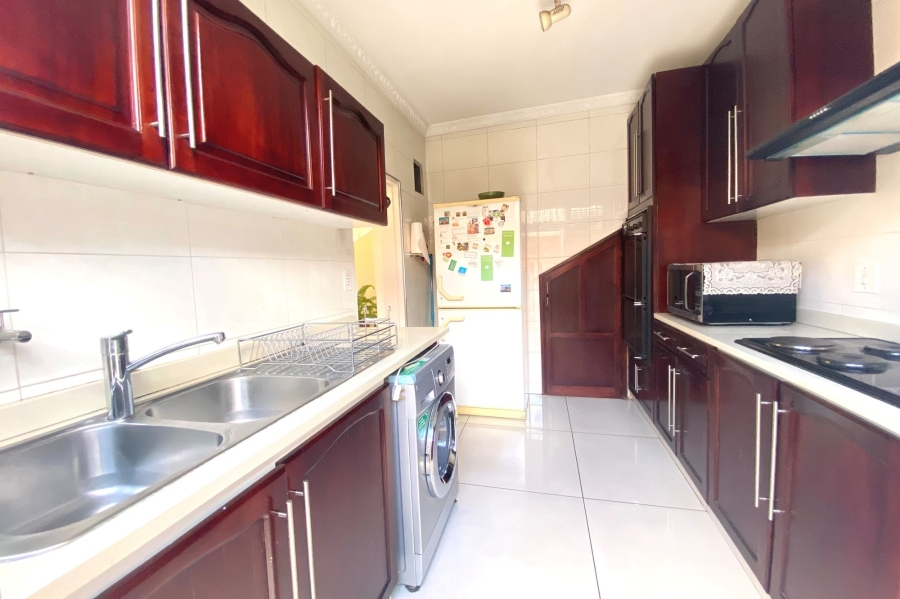 To Let 1 Bedroom Property for Rent in Ridgeway Gauteng