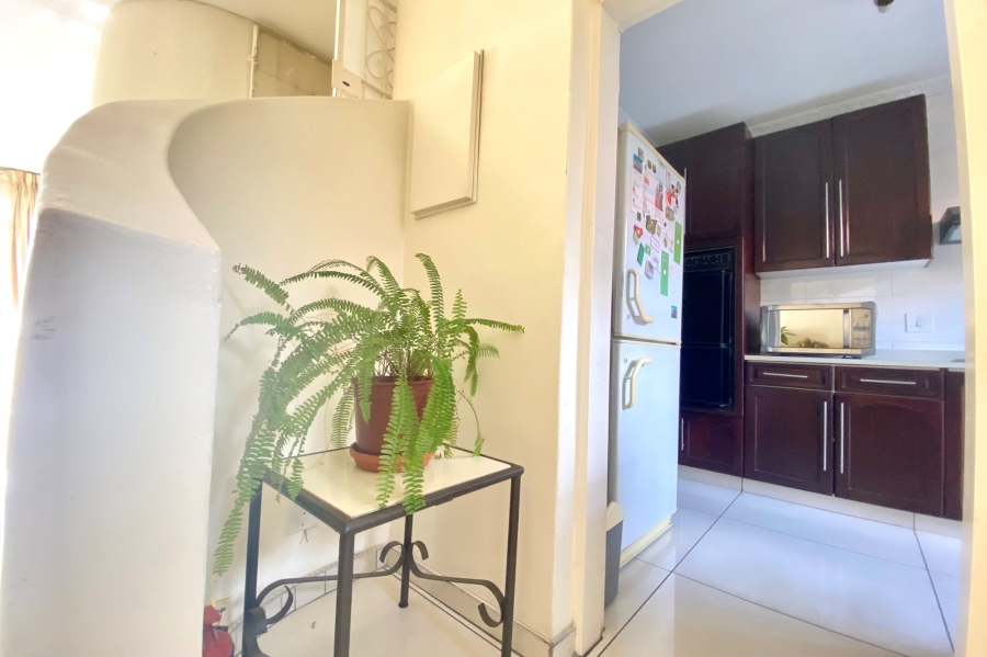 To Let 1 Bedroom Property for Rent in Ridgeway Gauteng
