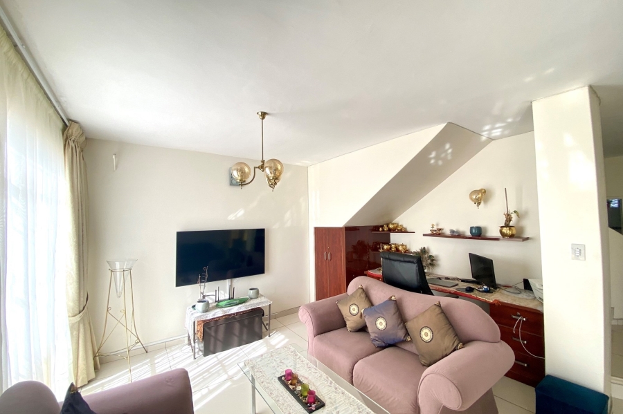 To Let 1 Bedroom Property for Rent in Ridgeway Gauteng