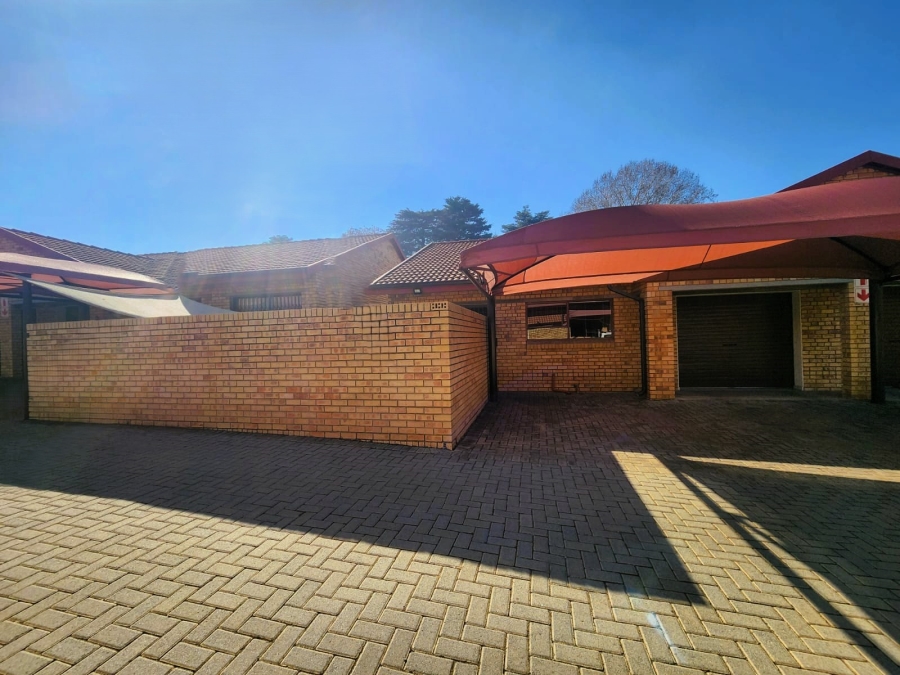 2 Bedroom Property for Sale in Three Rivers Proper Gauteng