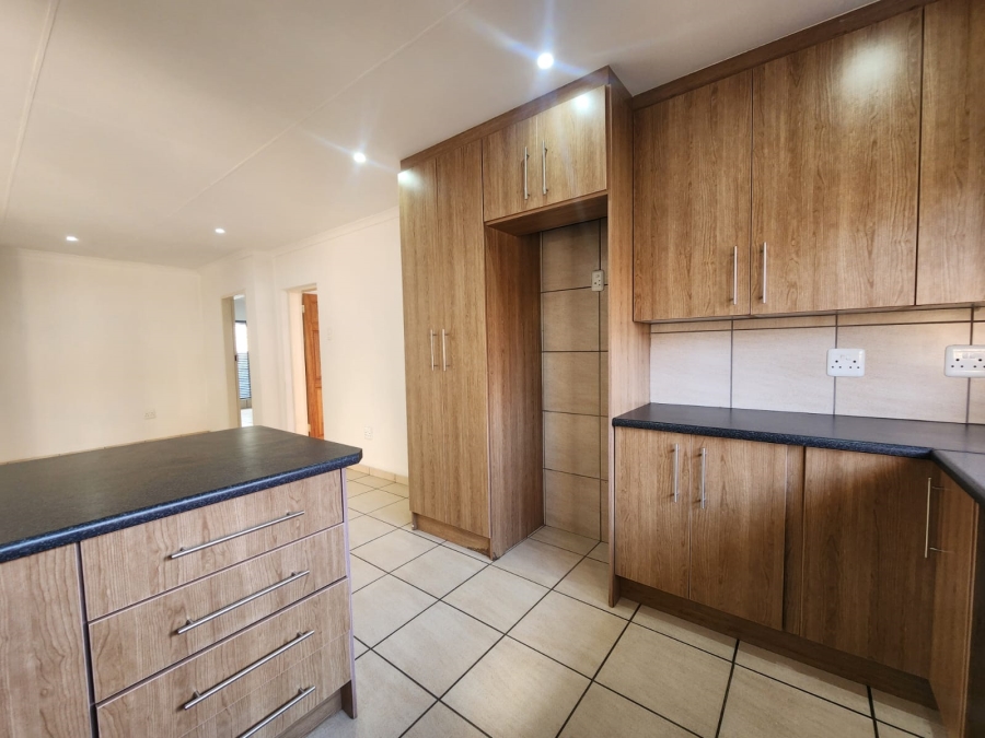 2 Bedroom Property for Sale in Three Rivers Proper Gauteng