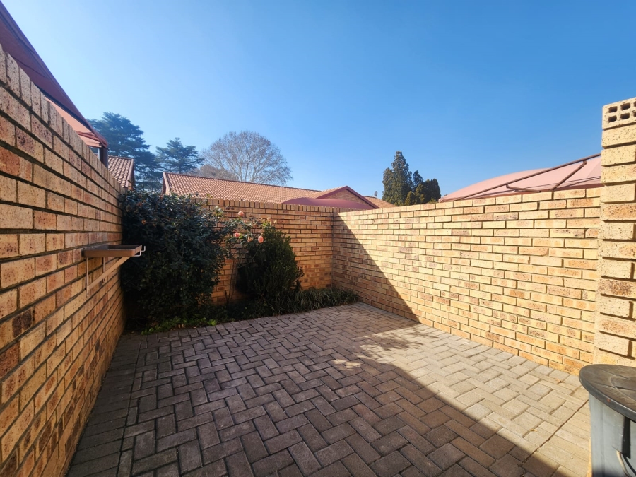2 Bedroom Property for Sale in Three Rivers Proper Gauteng