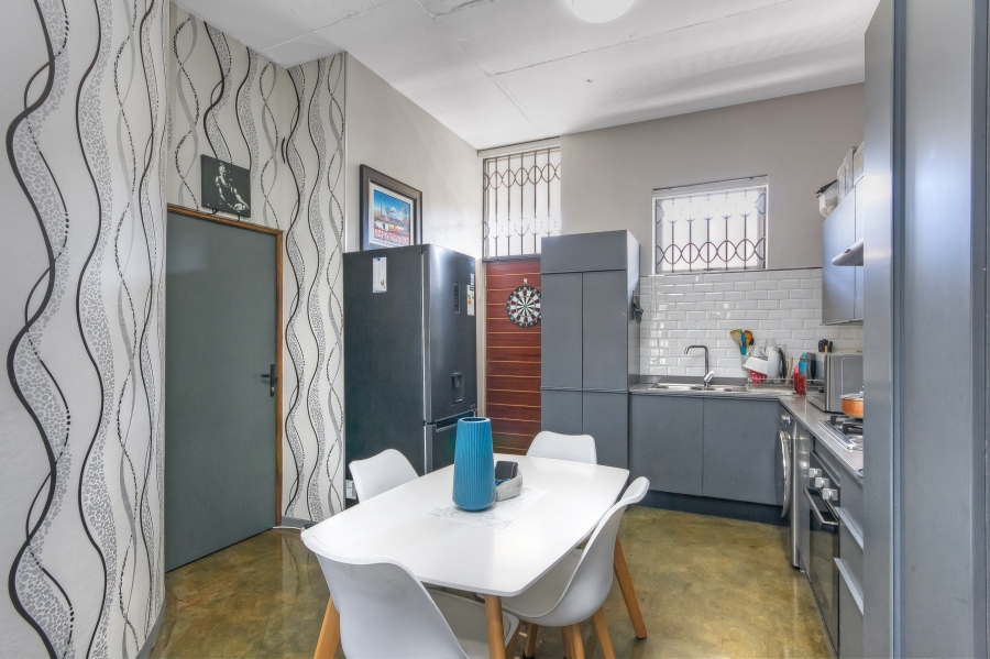 1 Bedroom Property for Sale in Victoria Gauteng