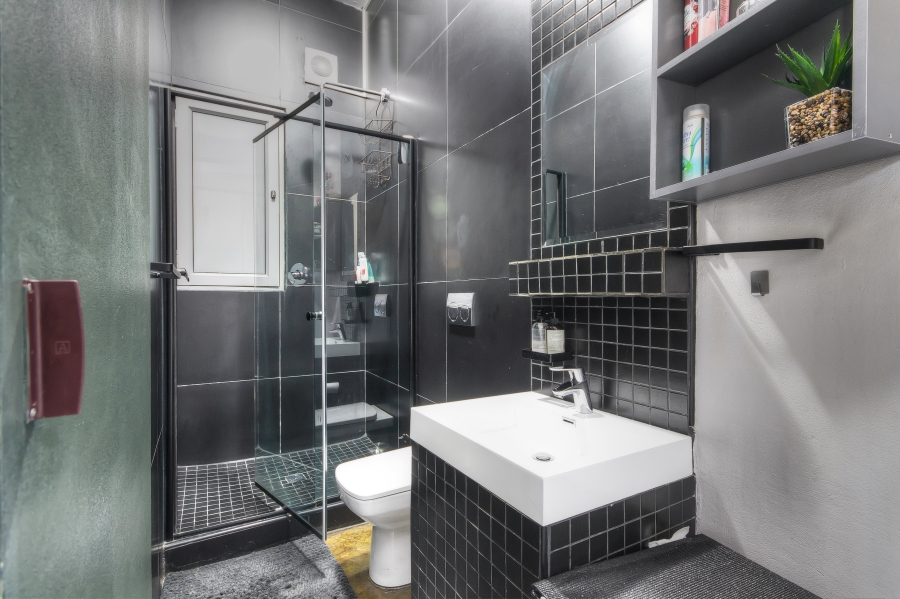 1 Bedroom Property for Sale in Victoria Gauteng