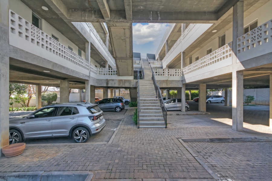 1 Bedroom Property for Sale in Victoria Gauteng