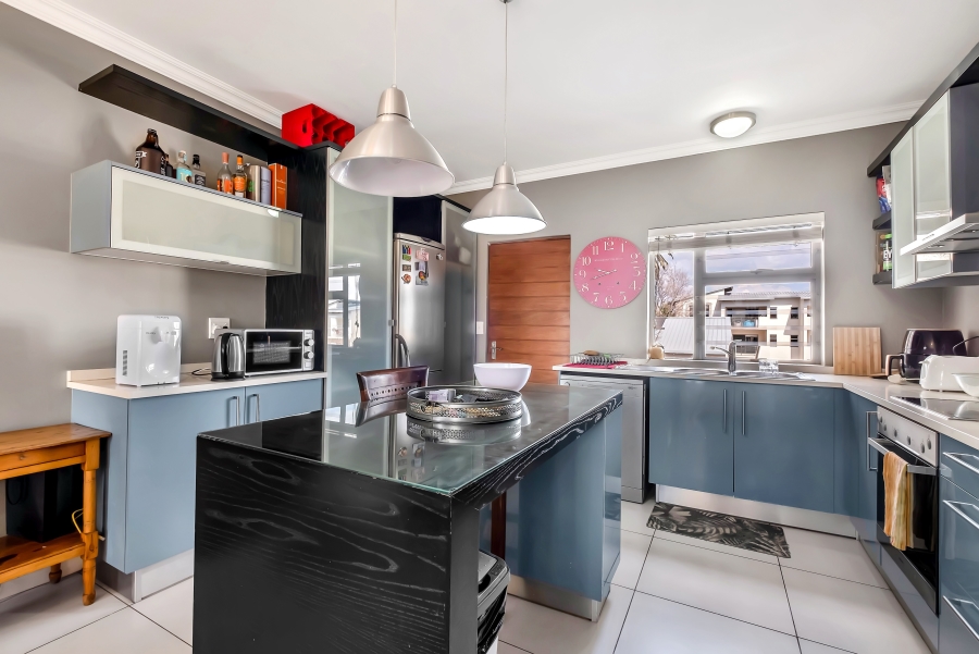 2 Bedroom Property for Sale in Wendywood Gauteng