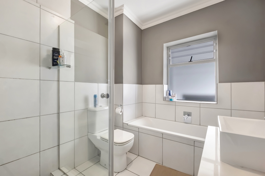 2 Bedroom Property for Sale in Wendywood Gauteng