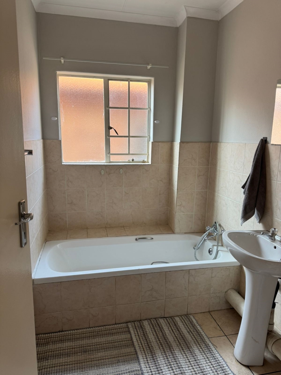 3 Bedroom Property for Sale in Six Fountains Residential Estate Gauteng