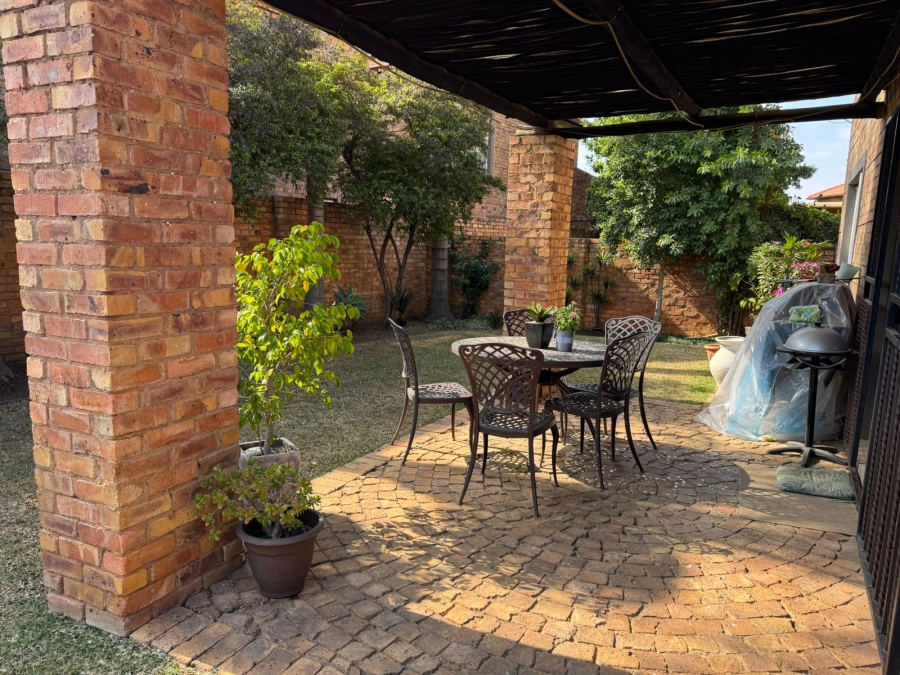 3 Bedroom Property for Sale in Six Fountains Residential Estate Gauteng
