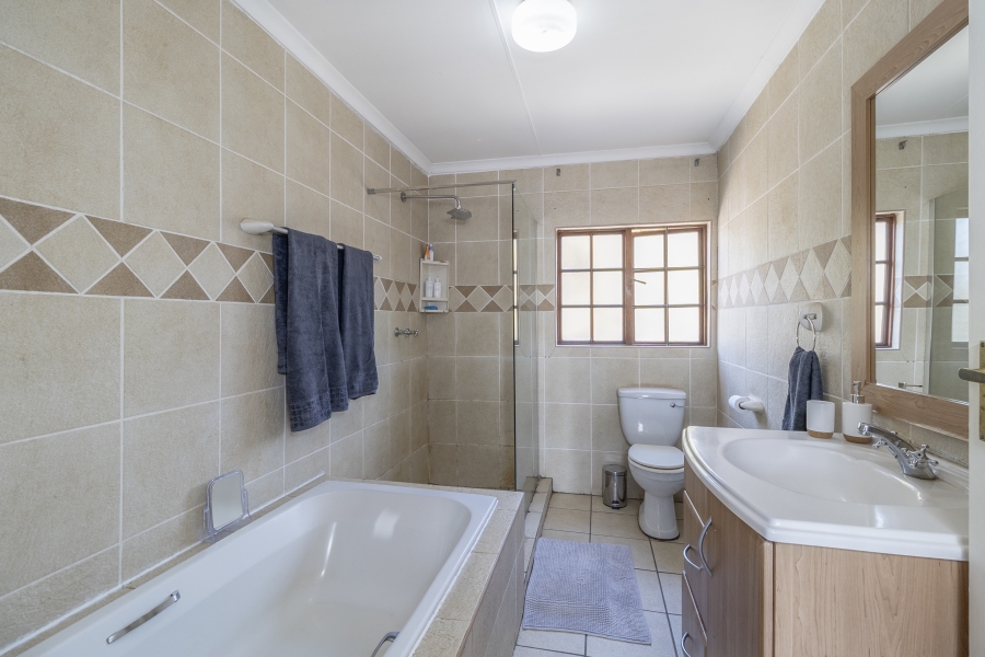 3 Bedroom Property for Sale in Rietvalleirand Gauteng
