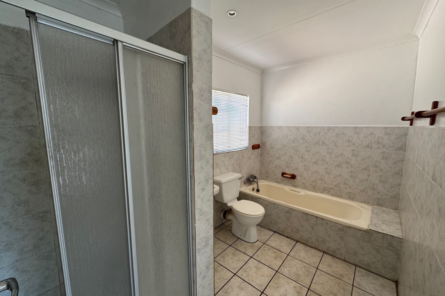To Let 2 Bedroom Property for Rent in Pierre Van Ryneveld Gauteng