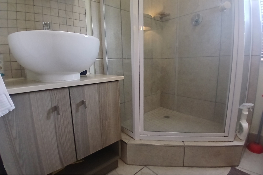 1 Bedroom Property for Sale in Rivonia Gauteng