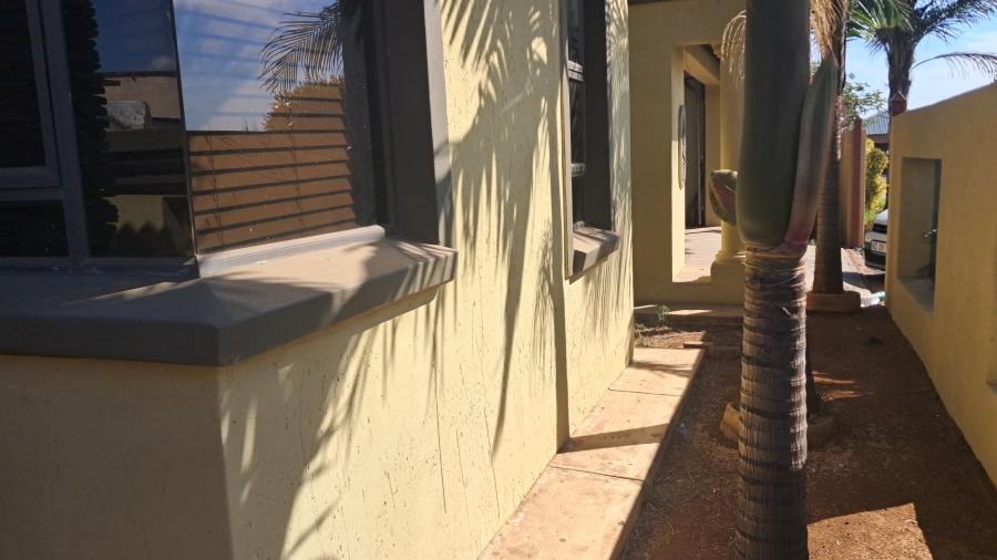 3 Bedroom Property for Sale in Leeuwfontein Gauteng