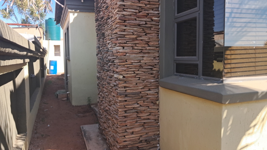 3 Bedroom Property for Sale in Leeuwfontein Gauteng
