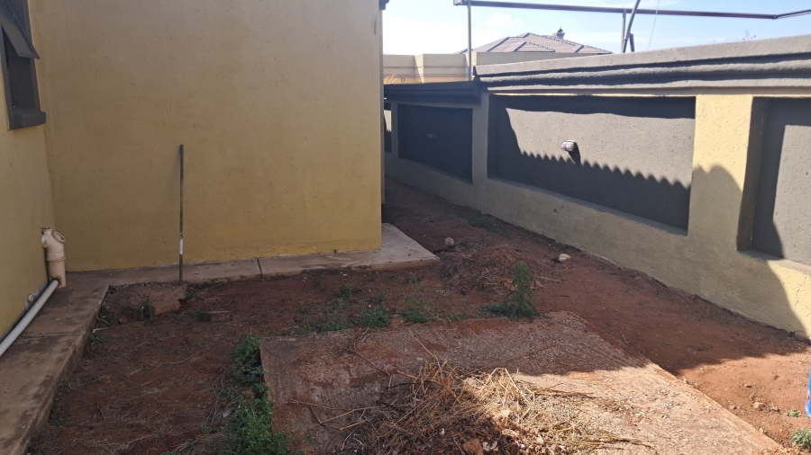 3 Bedroom Property for Sale in Leeuwfontein Gauteng