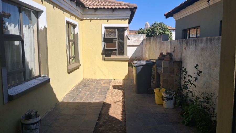 3 Bedroom Property for Sale in Leeuwfontein Gauteng