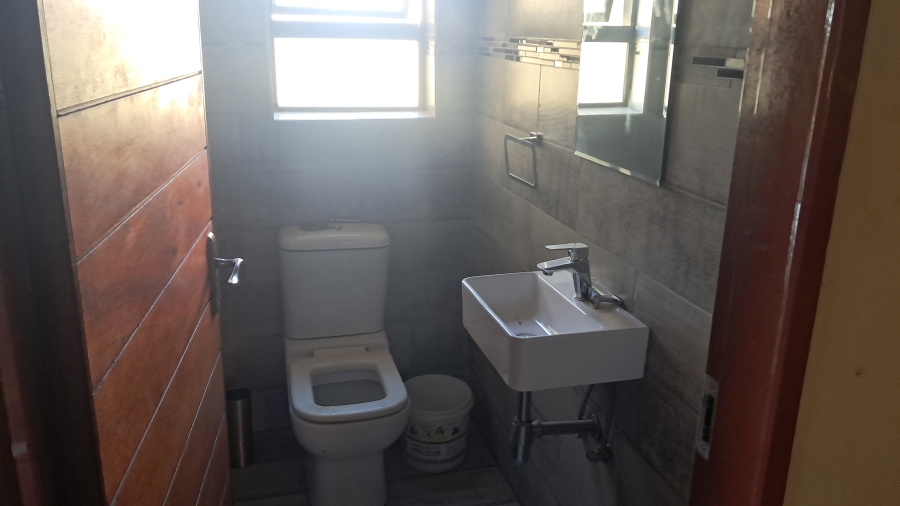 3 Bedroom Property for Sale in Leeuwfontein Gauteng