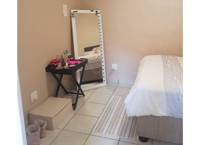 To Let 1 Bedroom Property for Rent in Waverley Gauteng