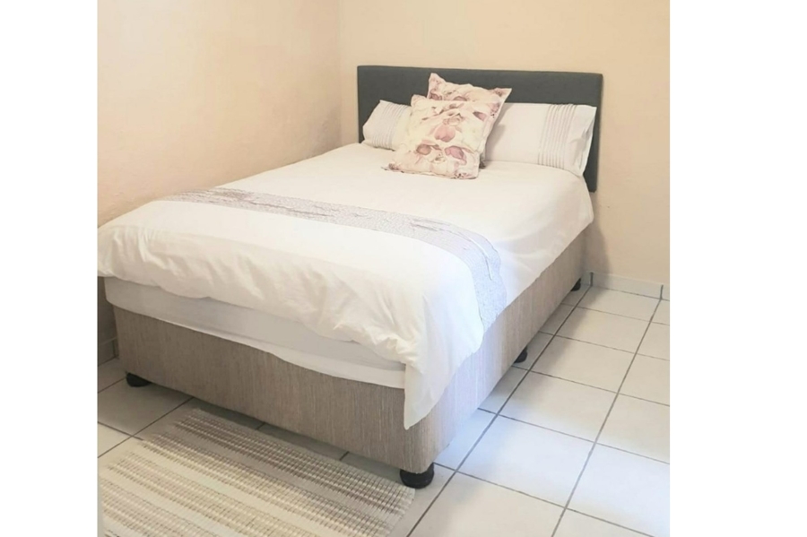 To Let 1 Bedroom Property for Rent in Waverley Gauteng