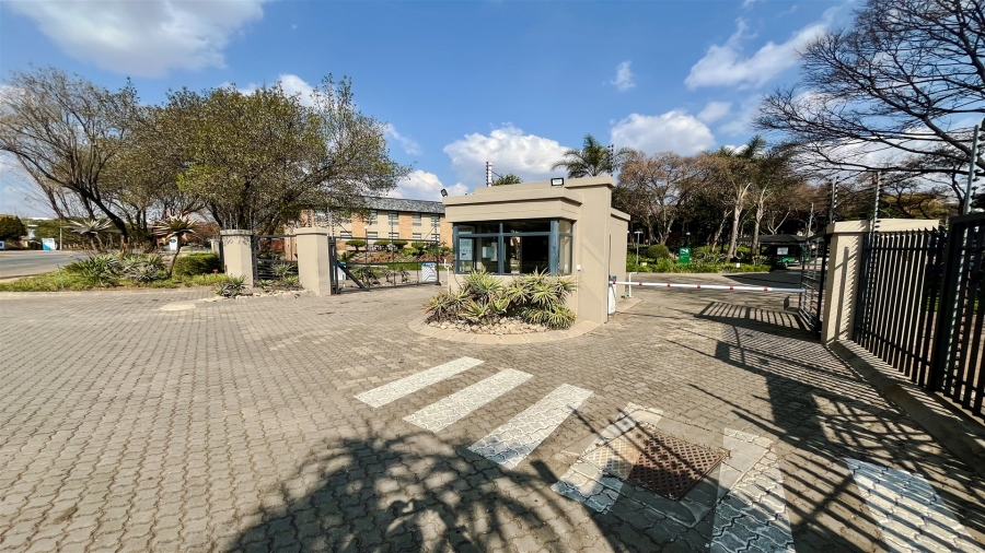 To Let commercial Property for Rent in Meadowdale Gauteng