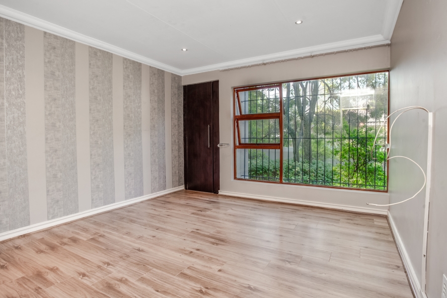 To Let 3 Bedroom Property for Rent in Magaliessig Gauteng