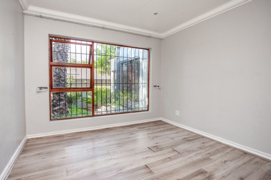 To Let 3 Bedroom Property for Rent in Magaliessig Gauteng