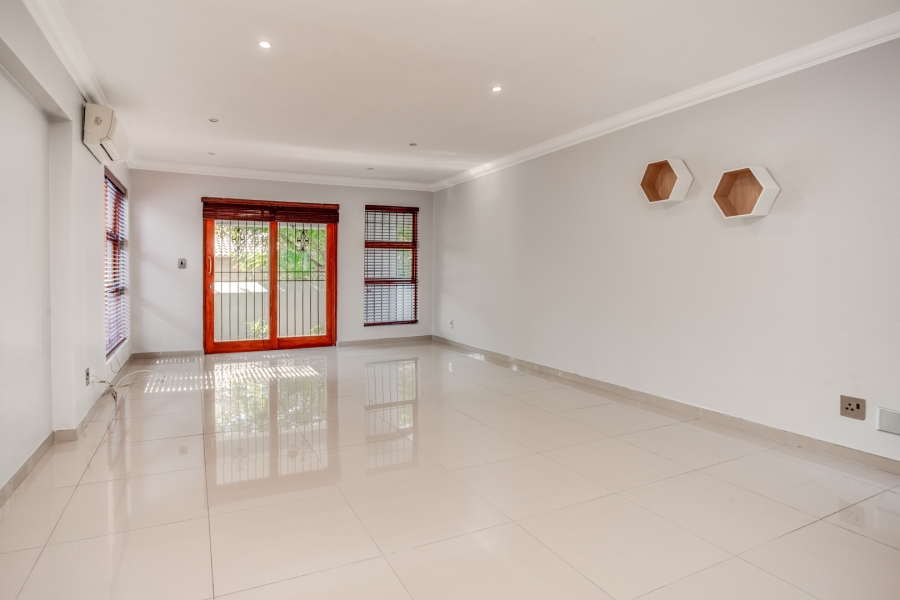 To Let 3 Bedroom Property for Rent in Magaliessig Gauteng