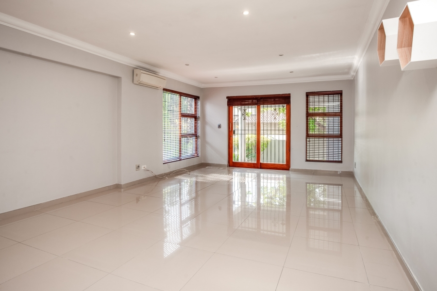 To Let 3 Bedroom Property for Rent in Magaliessig Gauteng
