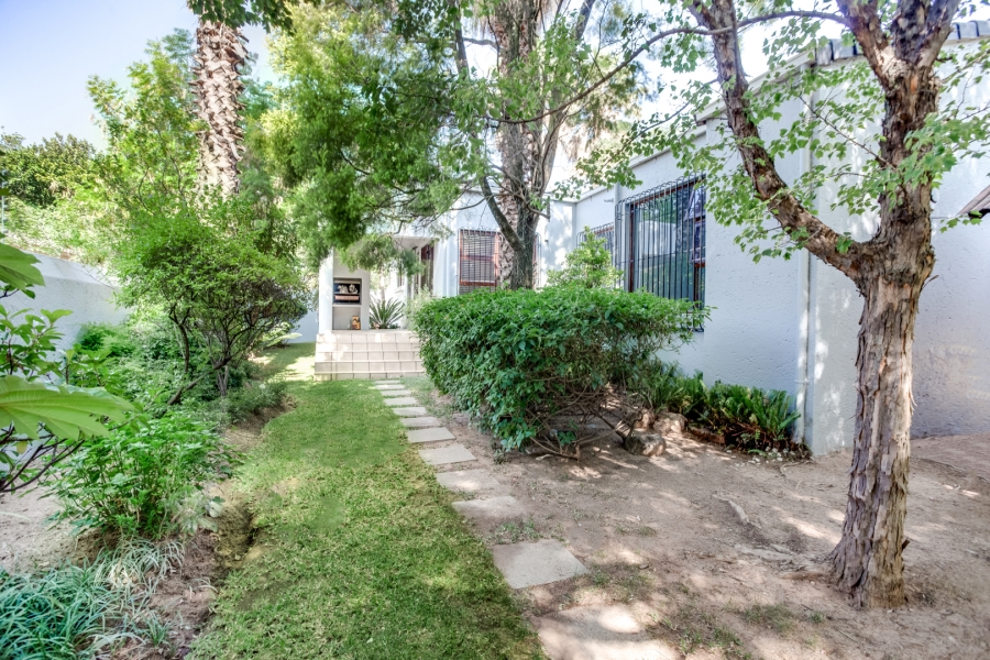 To Let 3 Bedroom Property for Rent in Magaliessig Gauteng