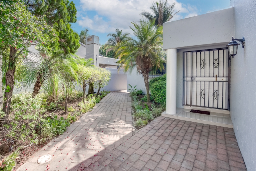 To Let 3 Bedroom Property for Rent in Magaliessig Gauteng