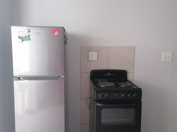 To Let 2 Bedroom Property for Rent in Waverley Gauteng