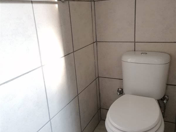 To Let 2 Bedroom Property for Rent in Waverley Gauteng
