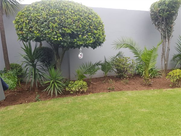 To Let 2 Bedroom Property for Rent in Waverley Gauteng