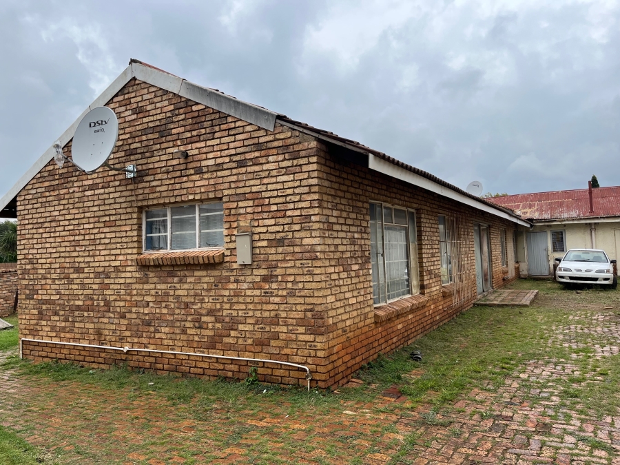 4 Bedroom Property for Sale in Edenvale Central Gauteng
