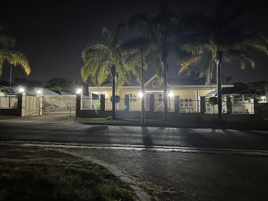 5 Bedroom Property for Sale in Edenvale Central Gauteng