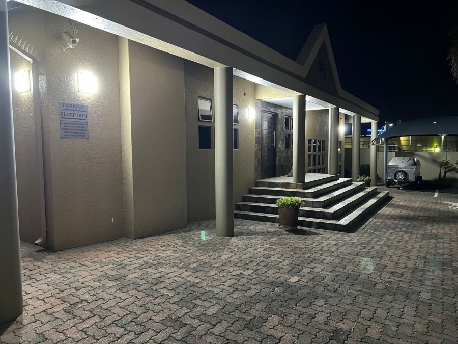 5 Bedroom Property for Sale in Edenvale Central Gauteng