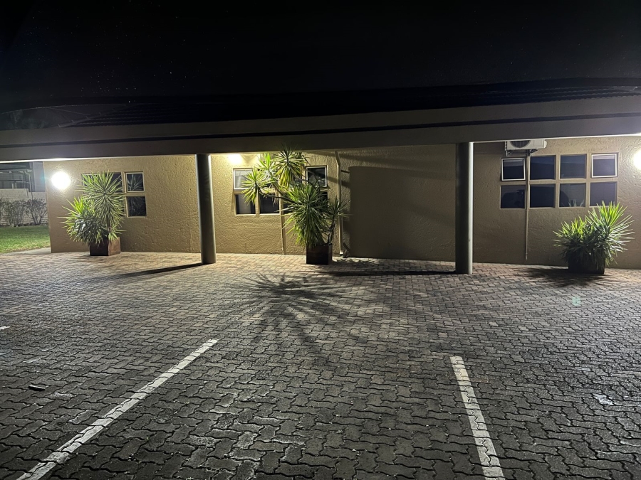 5 Bedroom Property for Sale in Edenvale Central Gauteng