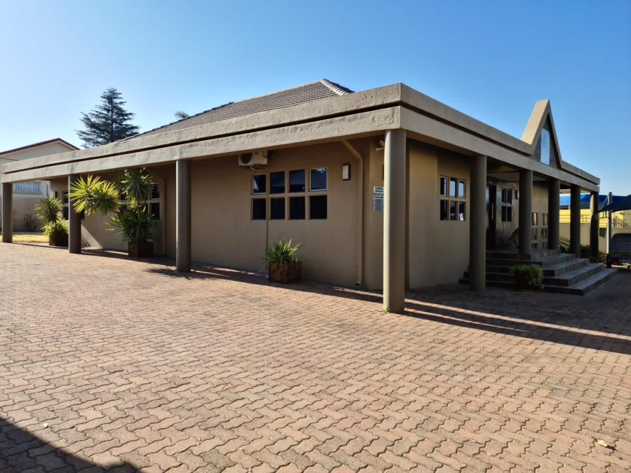 5 Bedroom Property for Sale in Edenvale Central Gauteng