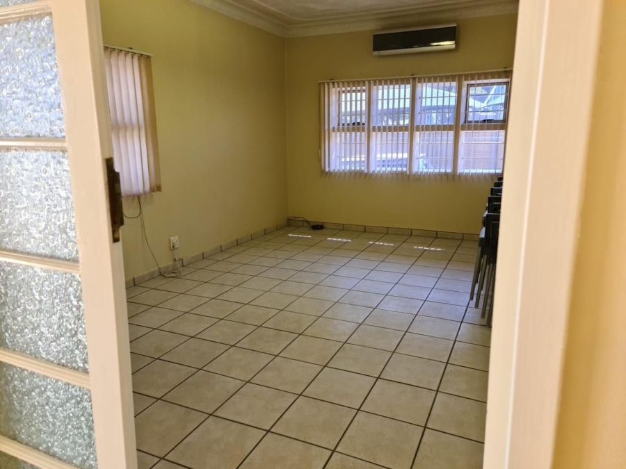 5 Bedroom Property for Sale in Edenvale Central Gauteng