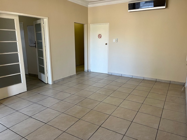 5 Bedroom Property for Sale in Edenvale Central Gauteng
