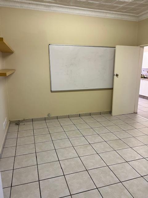 5 Bedroom Property for Sale in Edenvale Central Gauteng