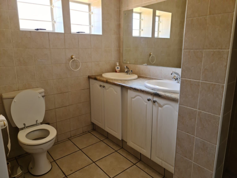 5 Bedroom Property for Sale in Edenvale Central Gauteng