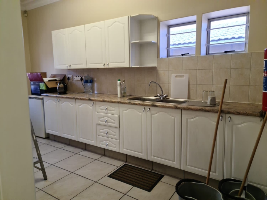 5 Bedroom Property for Sale in Edenvale Central Gauteng