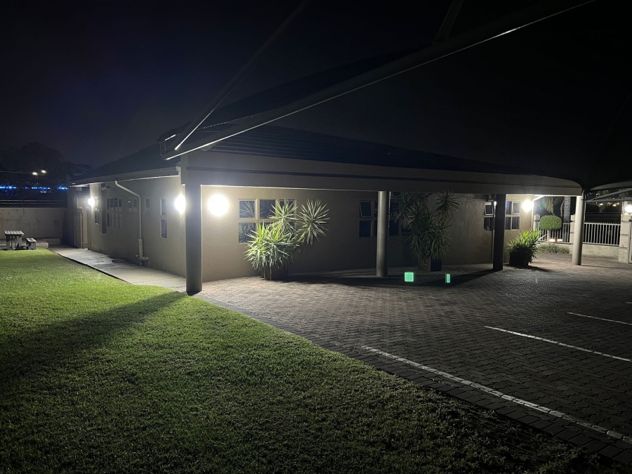 5 Bedroom Property for Sale in Edenvale Central Gauteng