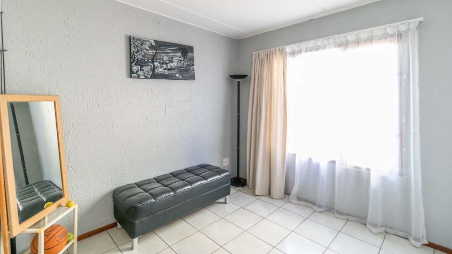 2 Bedroom Property for Sale in Bromhof Gauteng