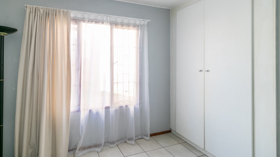 2 Bedroom Property for Sale in Bromhof Gauteng