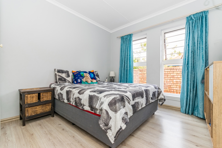 3 Bedroom Property for Sale in Die Hoewes Gauteng