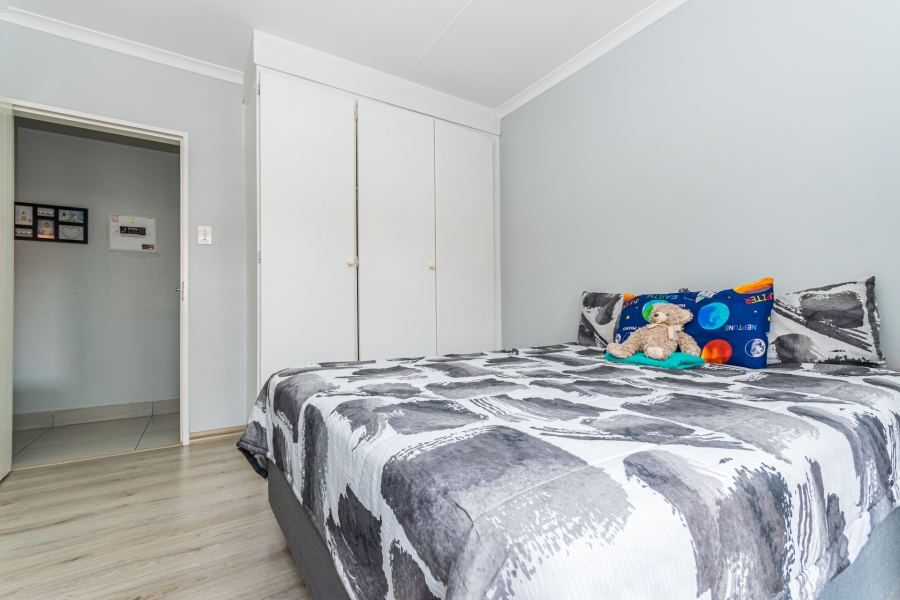 3 Bedroom Property for Sale in Die Hoewes Gauteng