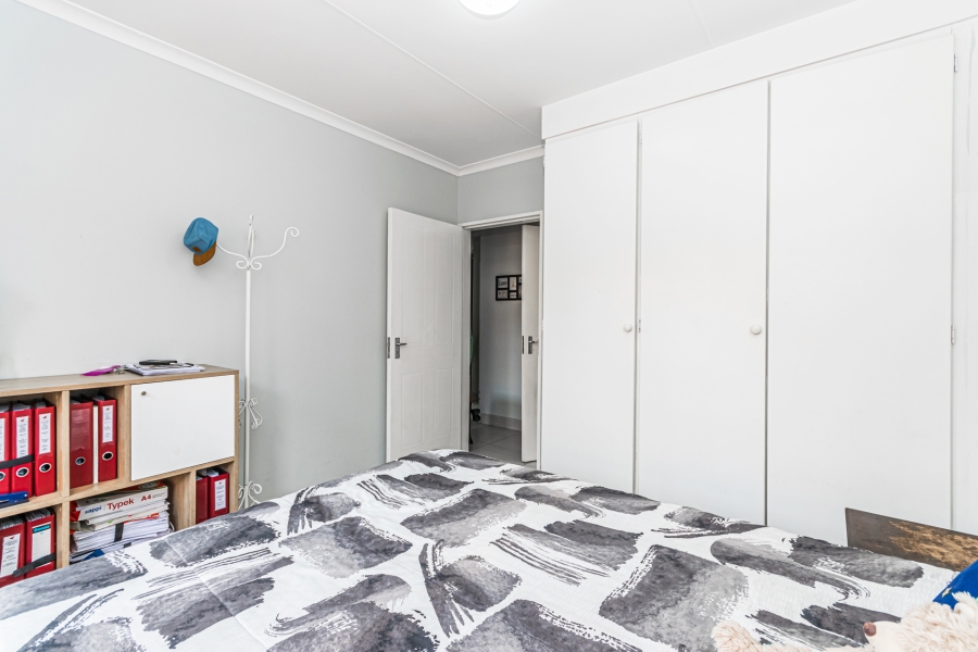 3 Bedroom Property for Sale in Die Hoewes Gauteng